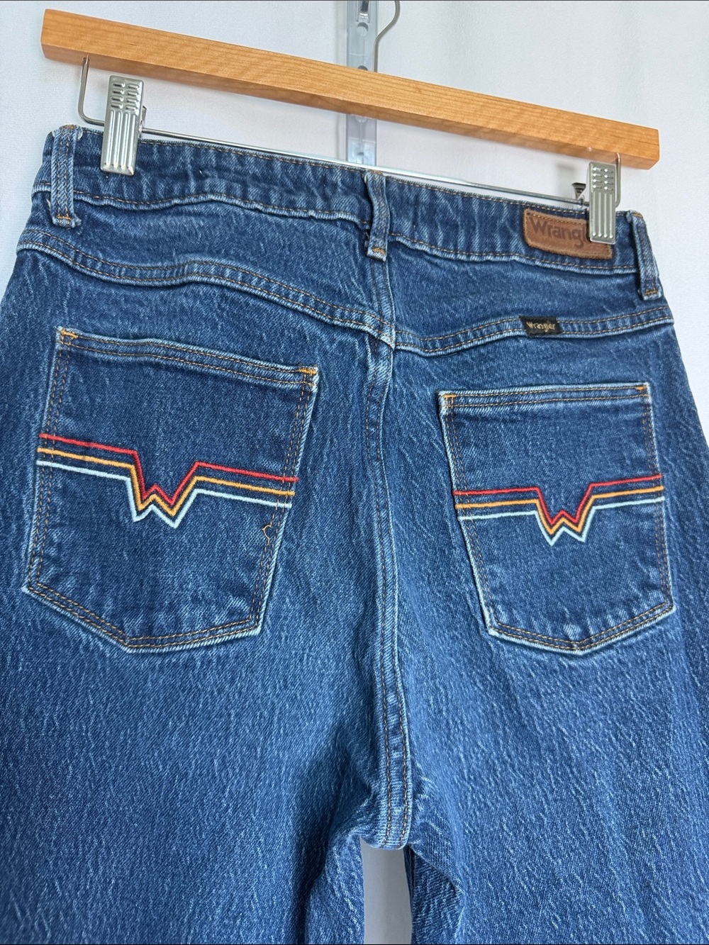 Wrangler Women's High Rise Fierce Flare Jeans Size 27 (4) Dark Wash Embroidered - Picture 3 of 12